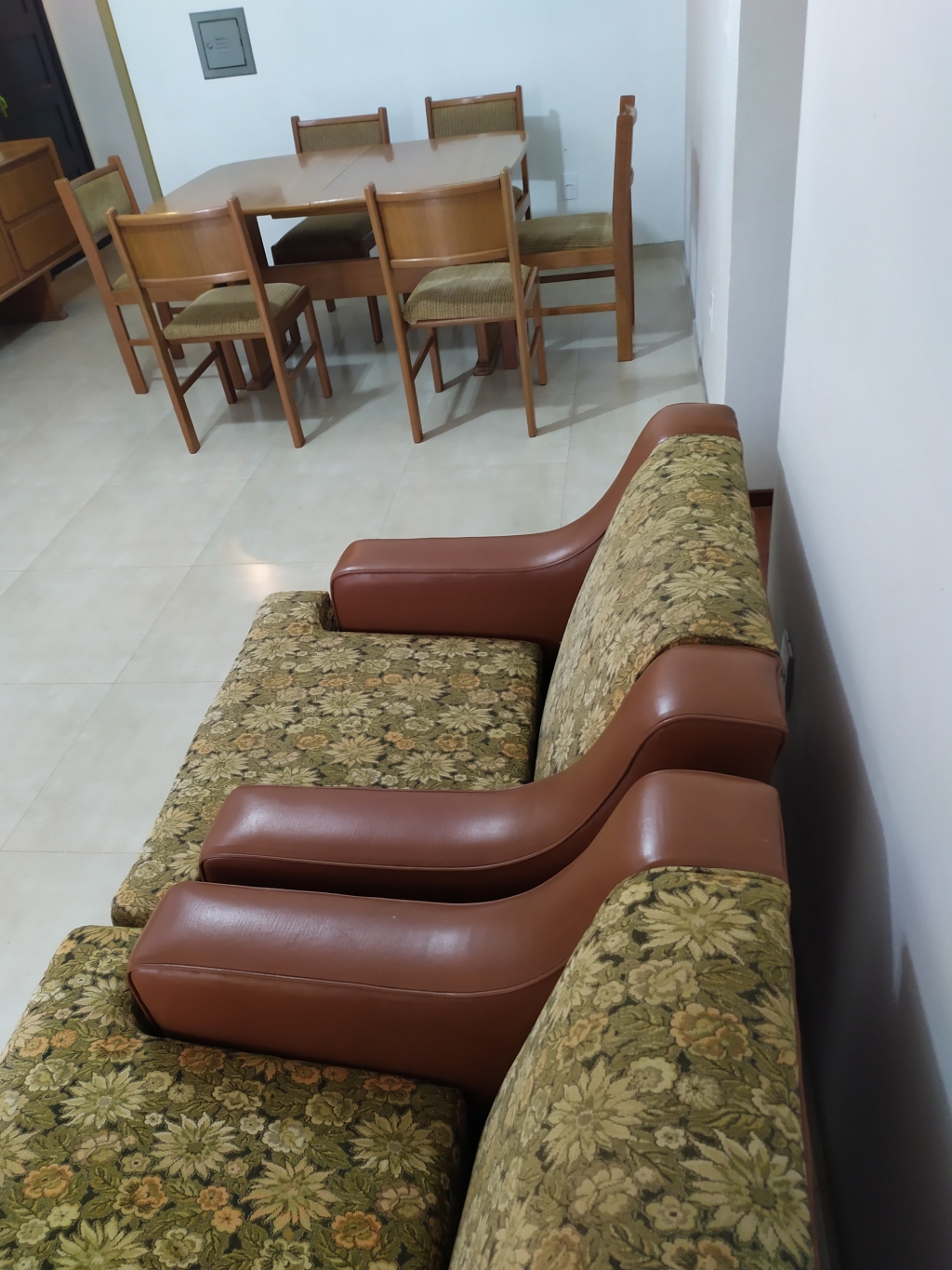 APARTAMENTO MOBILIADO