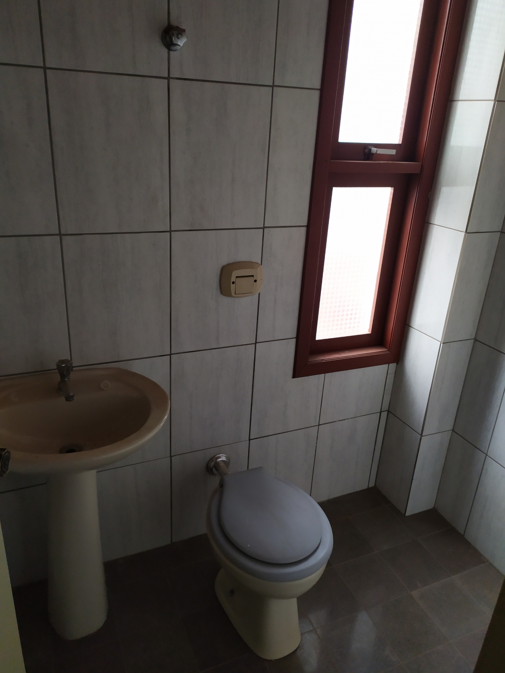 APARTAMENTO MOBILIADO