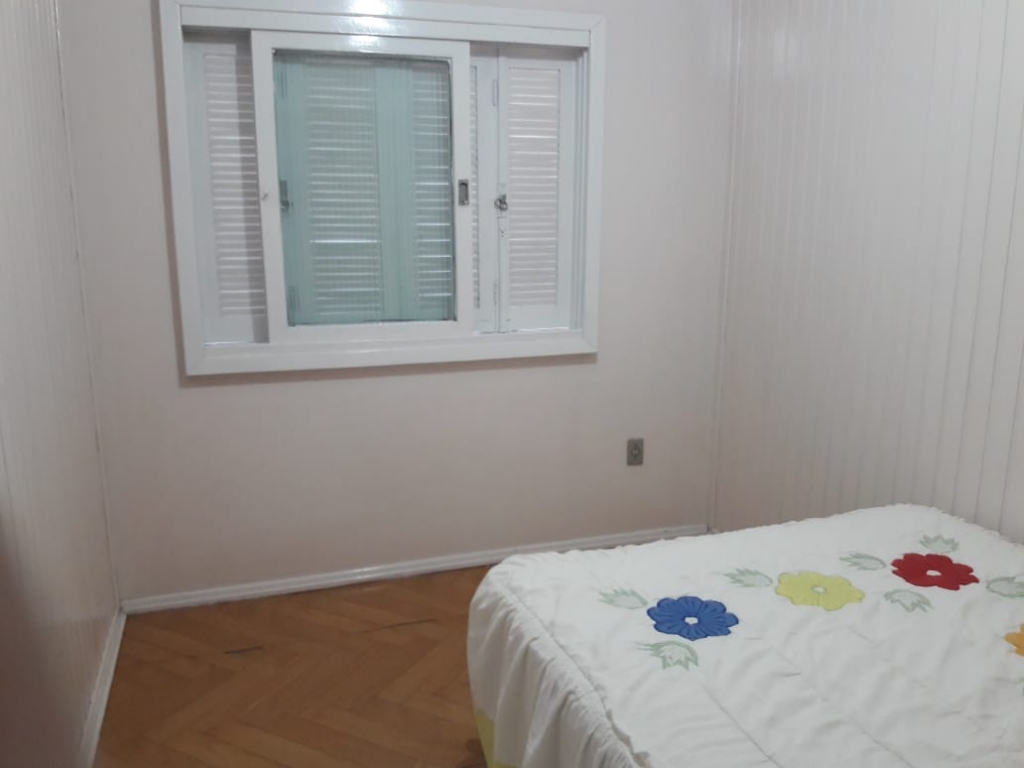 CASA COM 4 DORMITÓRIOS