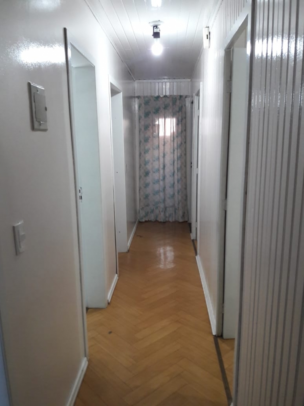 CASA COM 4 DORMITÓRIOS