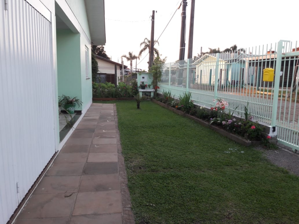 CASA COM 4 DORMITÓRIOS