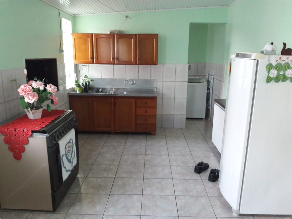 CASA COM 4 DORMITÓRIOS