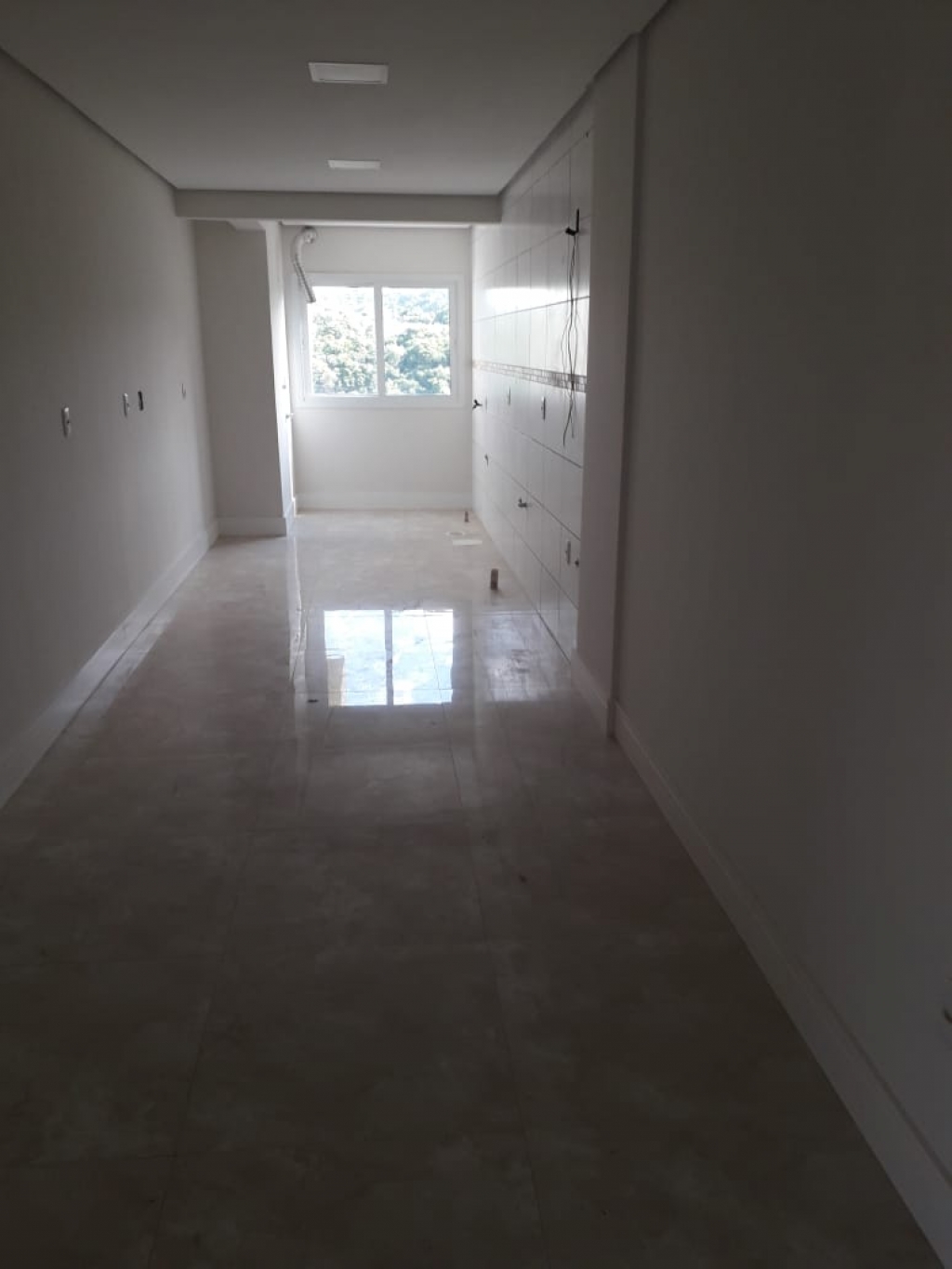 APARTAMENTO COM 3 DORMITÓRIOS