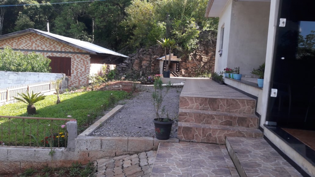CASA COM 3 DORMITÓRIOS