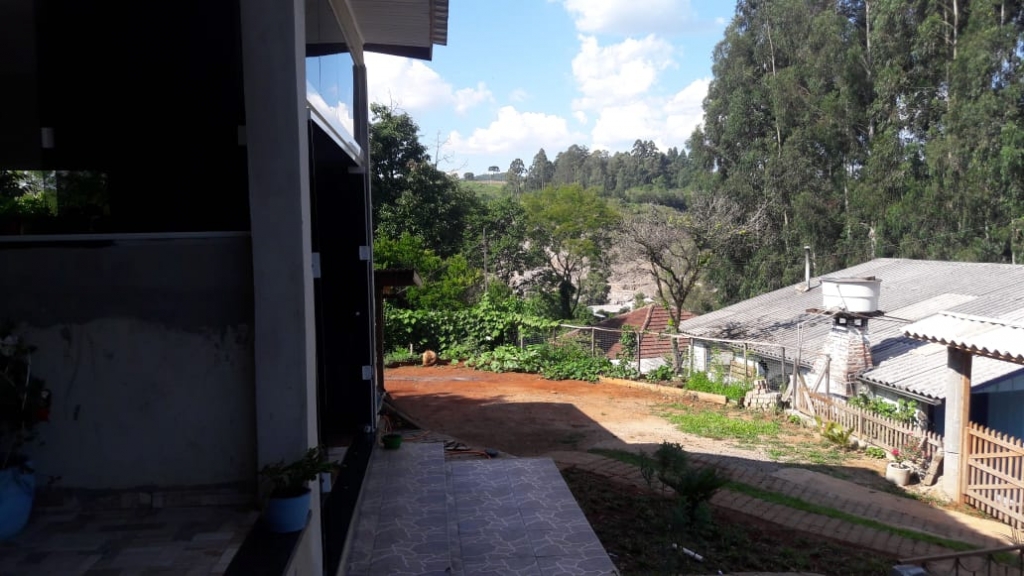 CASA COM 3 DORMITÓRIOS