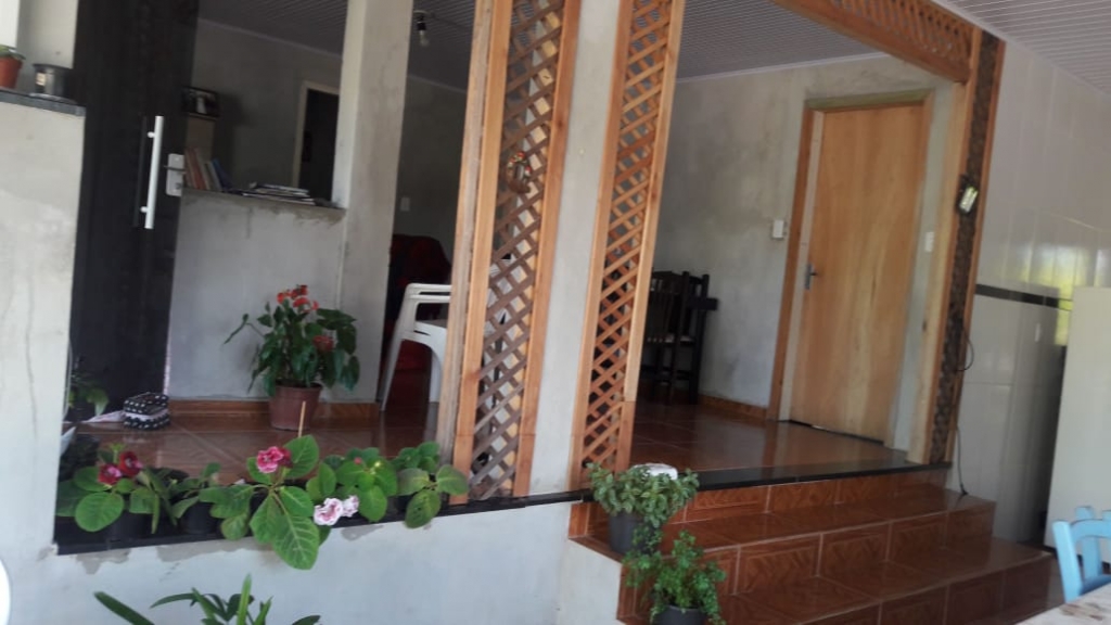 CASA COM 3 DORMITÓRIOS