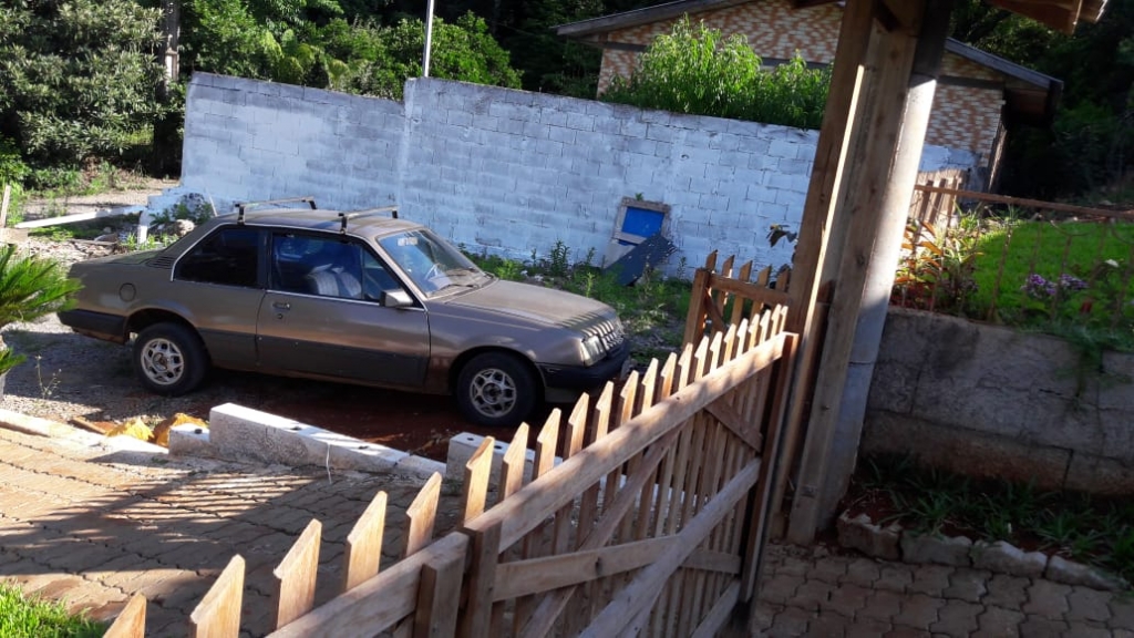 CASA COM 3 DORMITÓRIOS