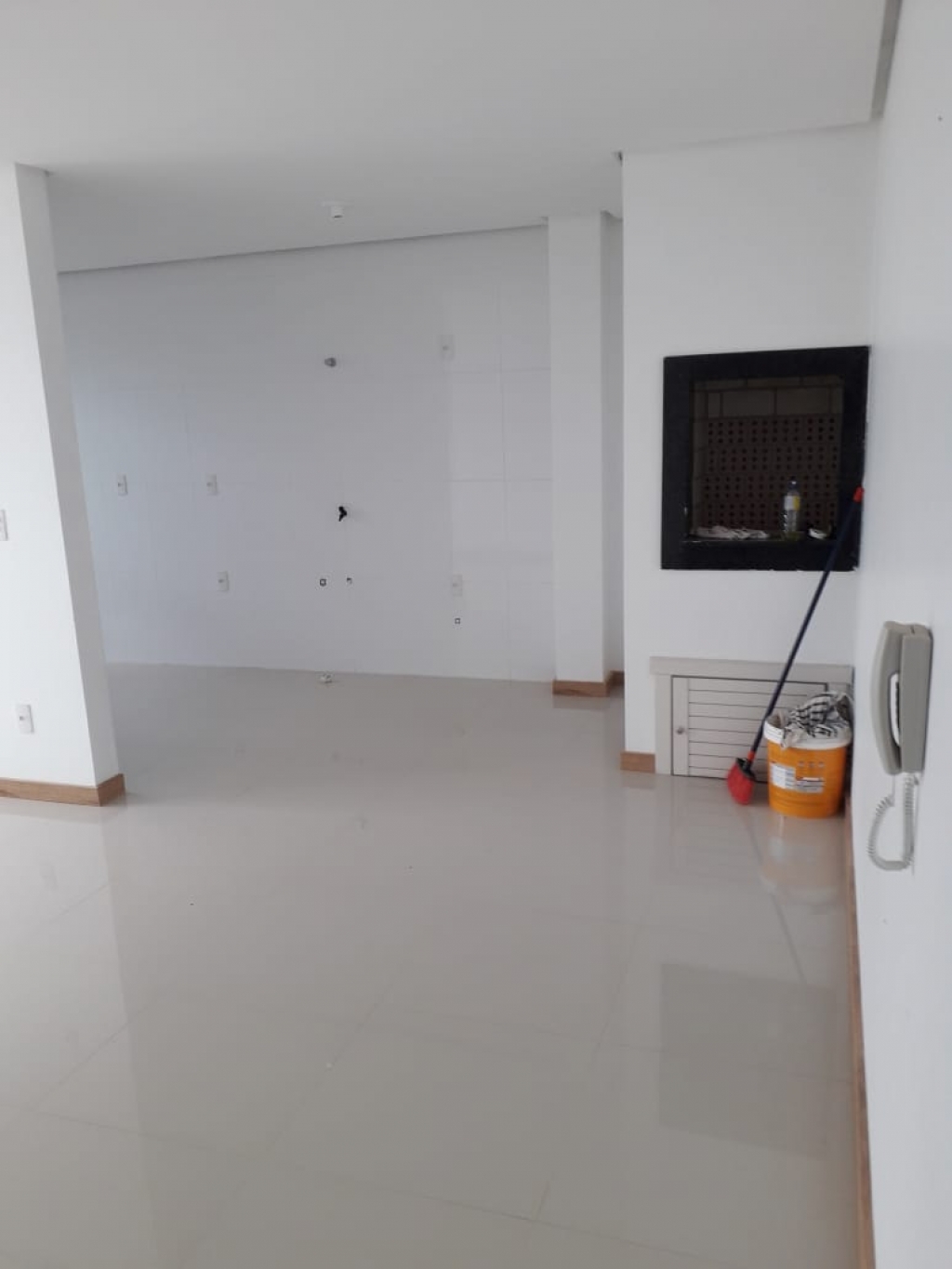 APARTAMENTO COM 2 DORMITÓRIOS