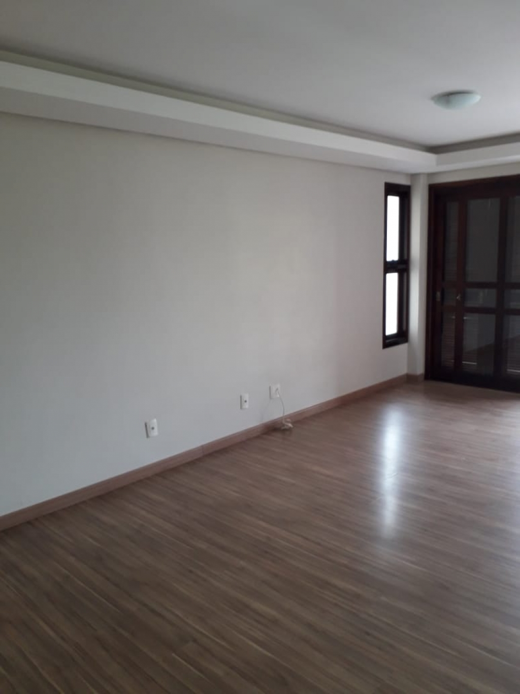 APARTAMENTO COM 3 DORMITÓRIOS