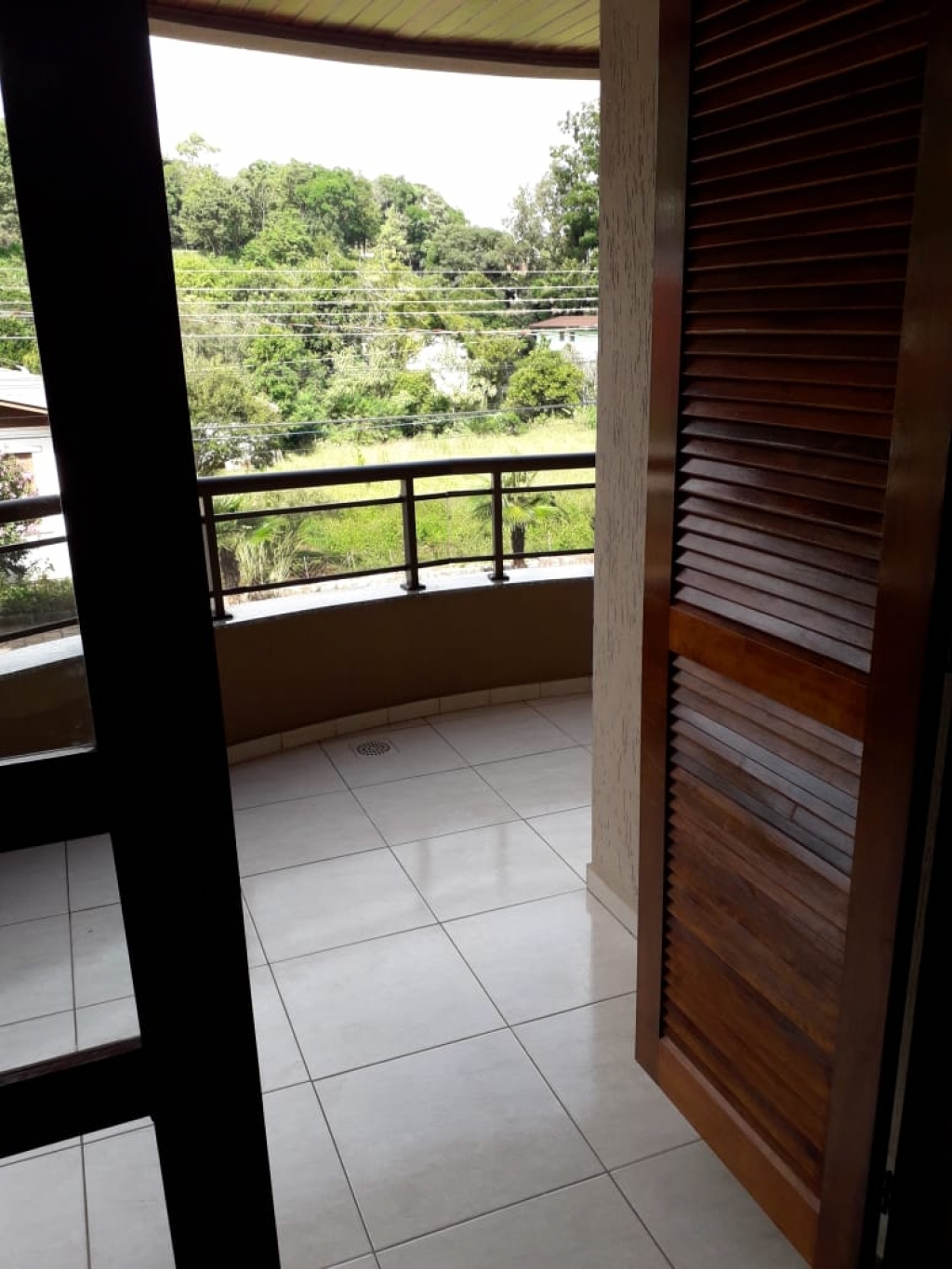 APARTAMENTO COM 3 DORMITÓRIOS