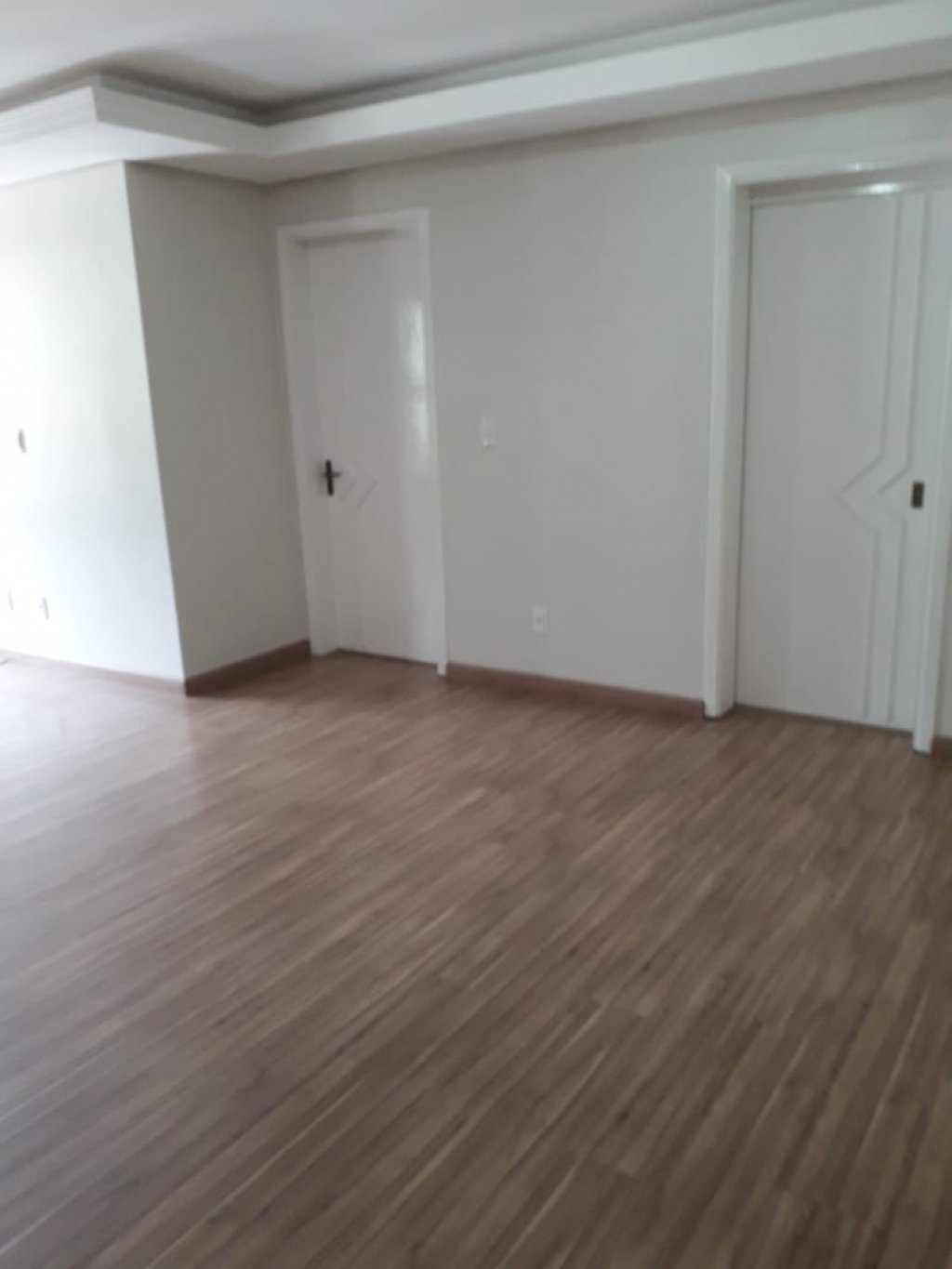 APARTAMENTO COM 3 DORMITÓRIOS
