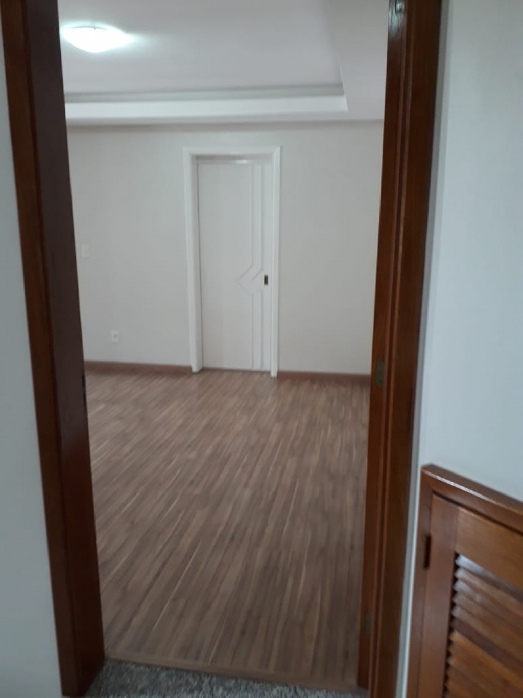 APARTAMENTO COM 3 DORMITÓRIOS