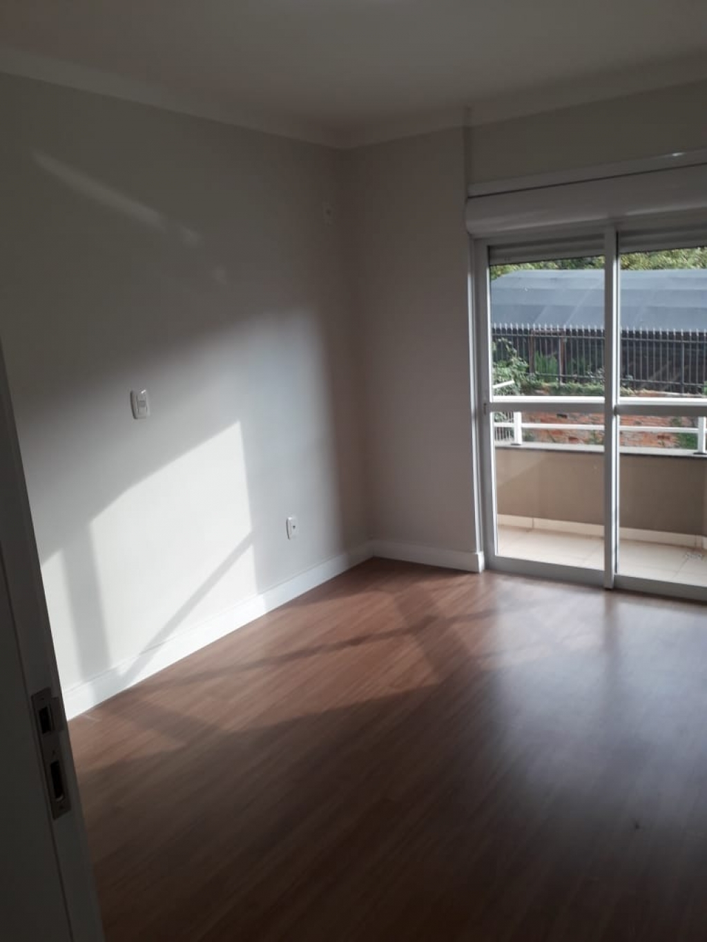 APARTAMENTO COM 3 DORMITÓRIOS