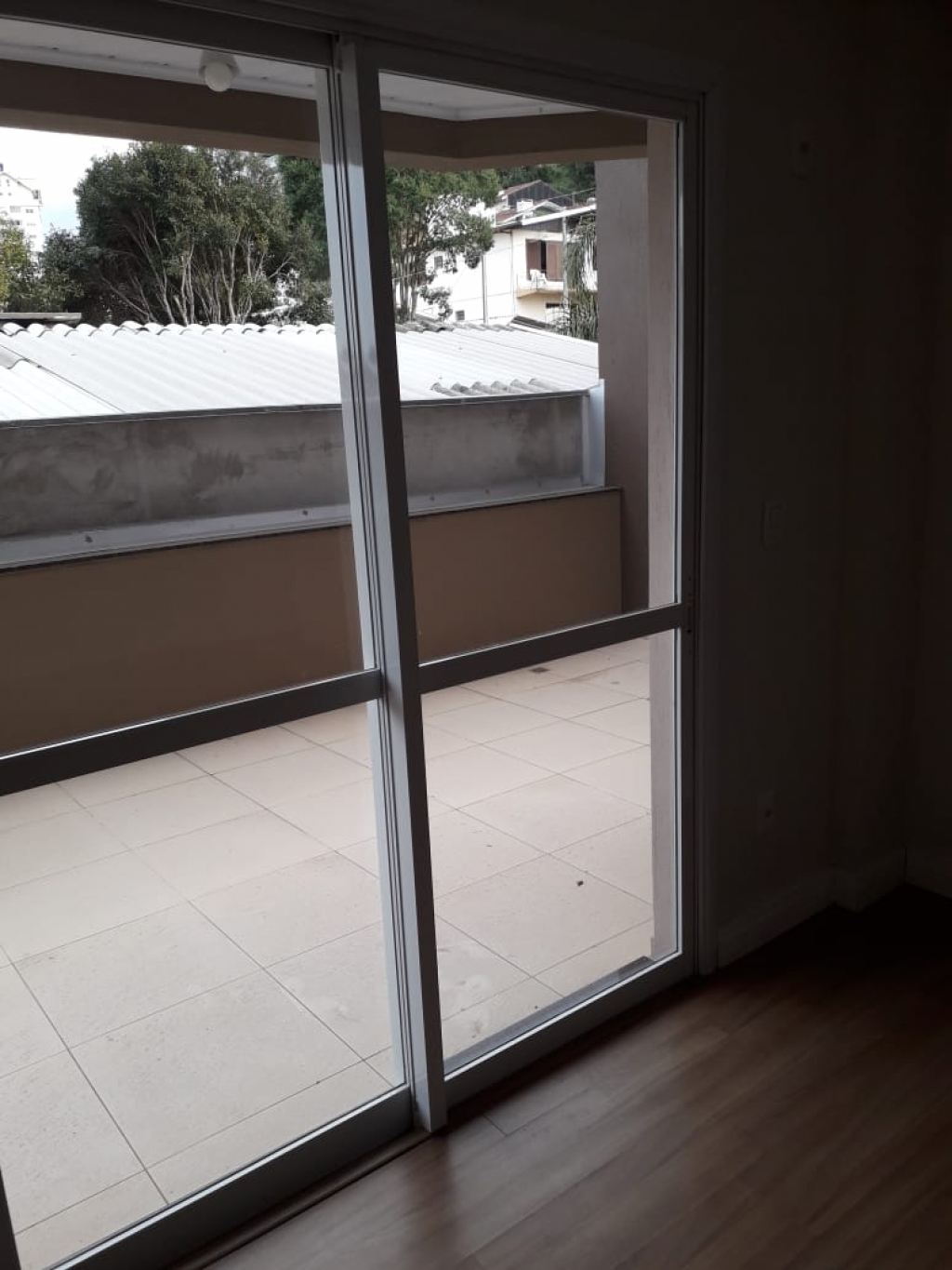 APARTAMENTO COM 3 DORMITÓRIOS