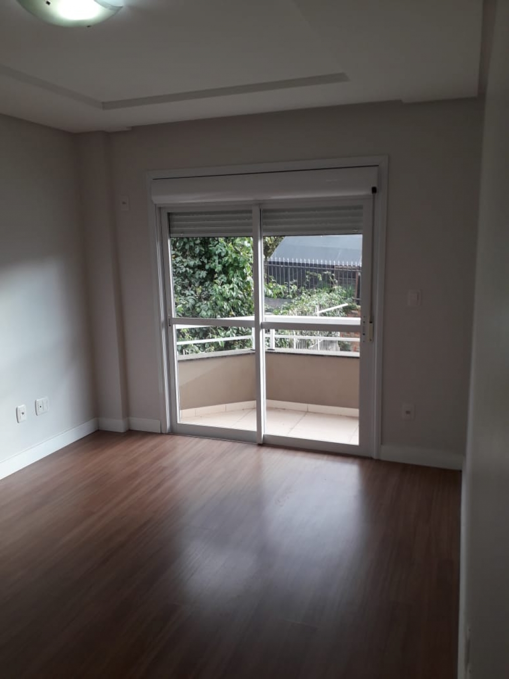 APARTAMENTO COM 3 DORMITÓRIOS