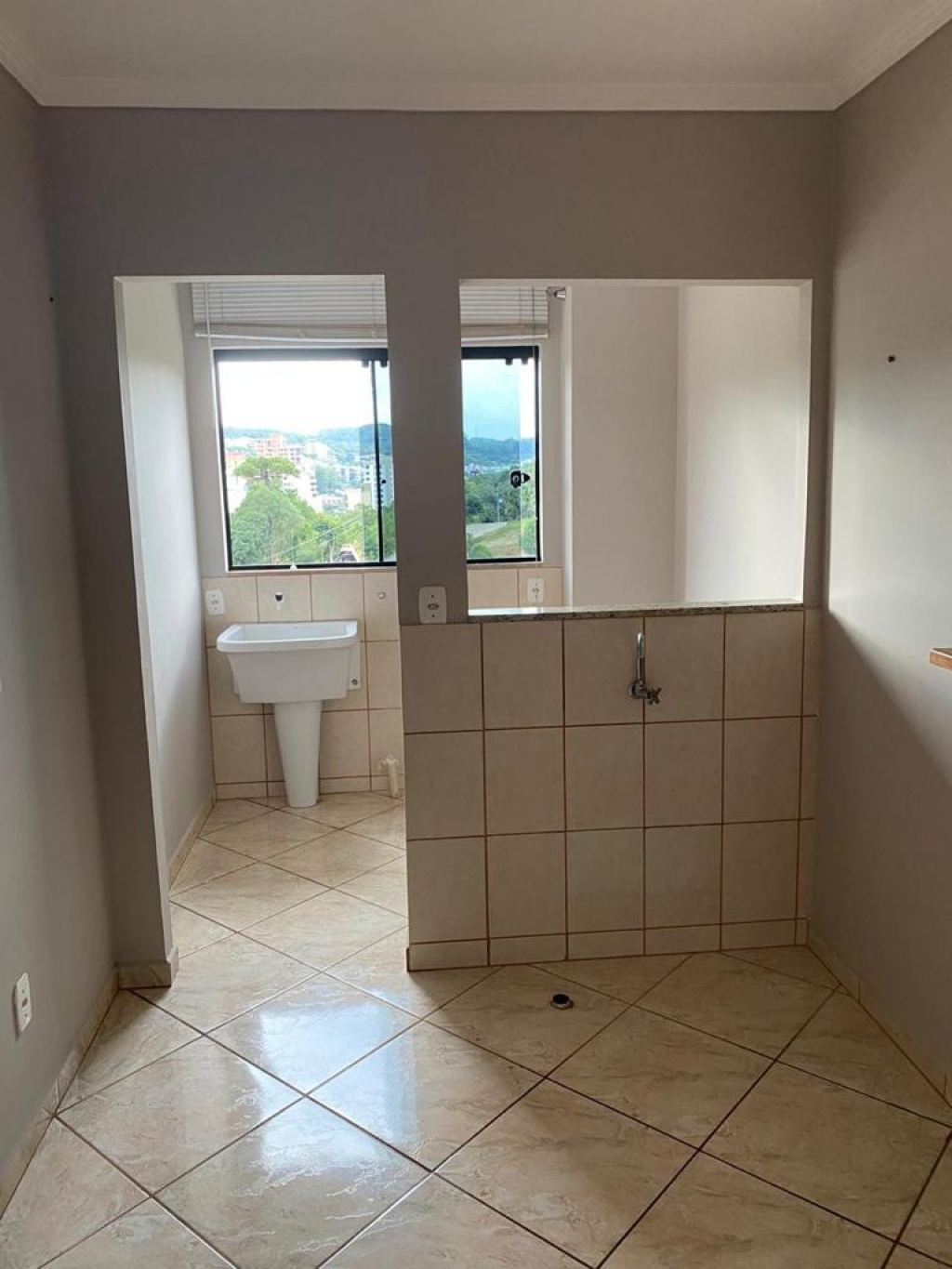 APARTAMENTO COM 3 DORMITÓRIOS