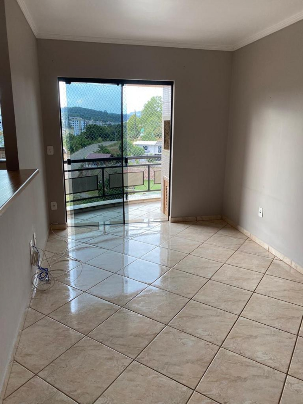APARTAMENTO COM 3 DORMITÓRIOS