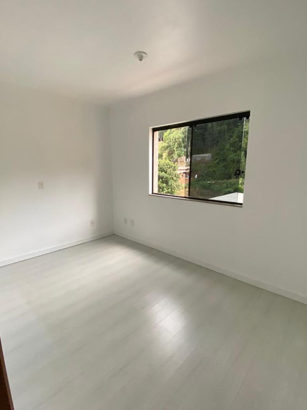 APARTAMENTO COM 3 DORMITÓRIOS