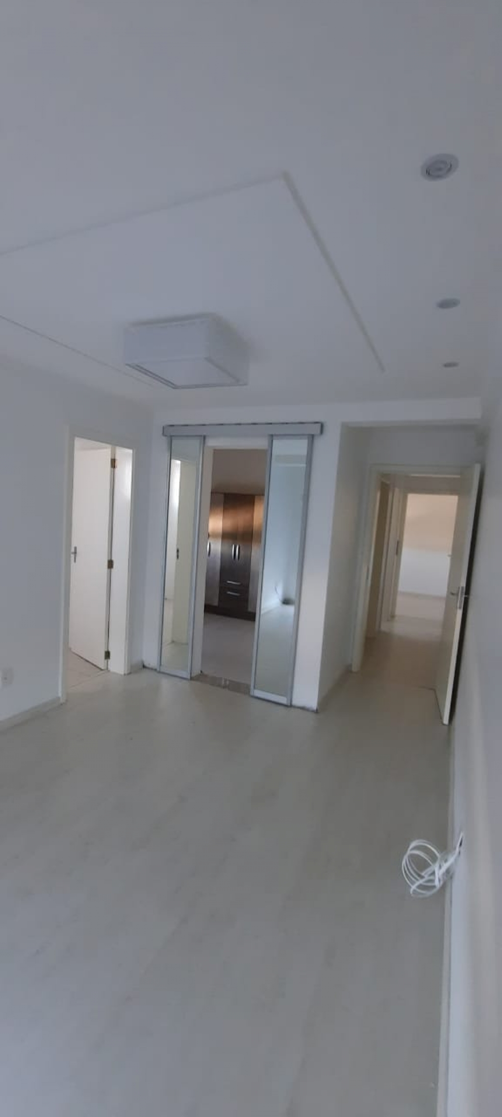 APARTAMENTO COM 3 DORMITÓRIOS