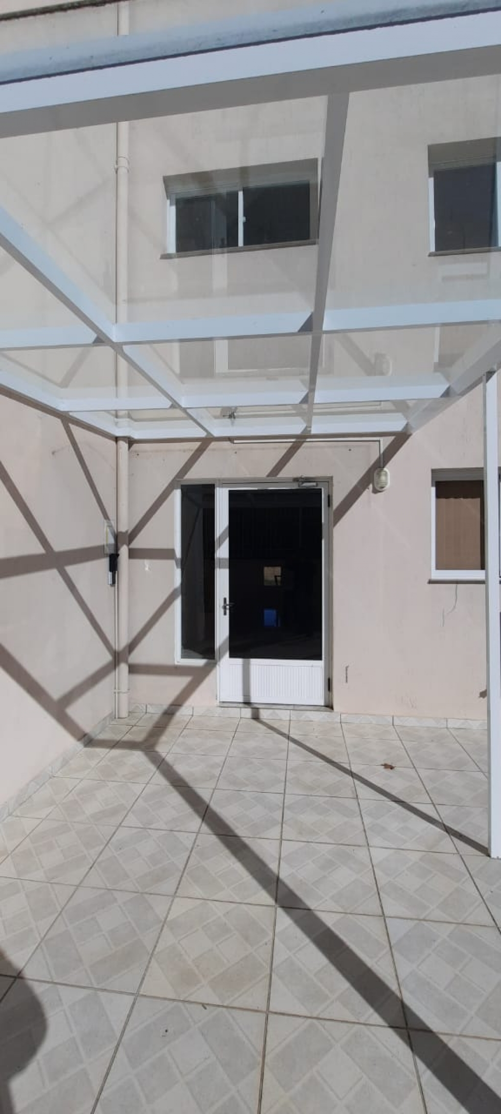 APARTAMENTO COM 3 DORMITÓRIOS