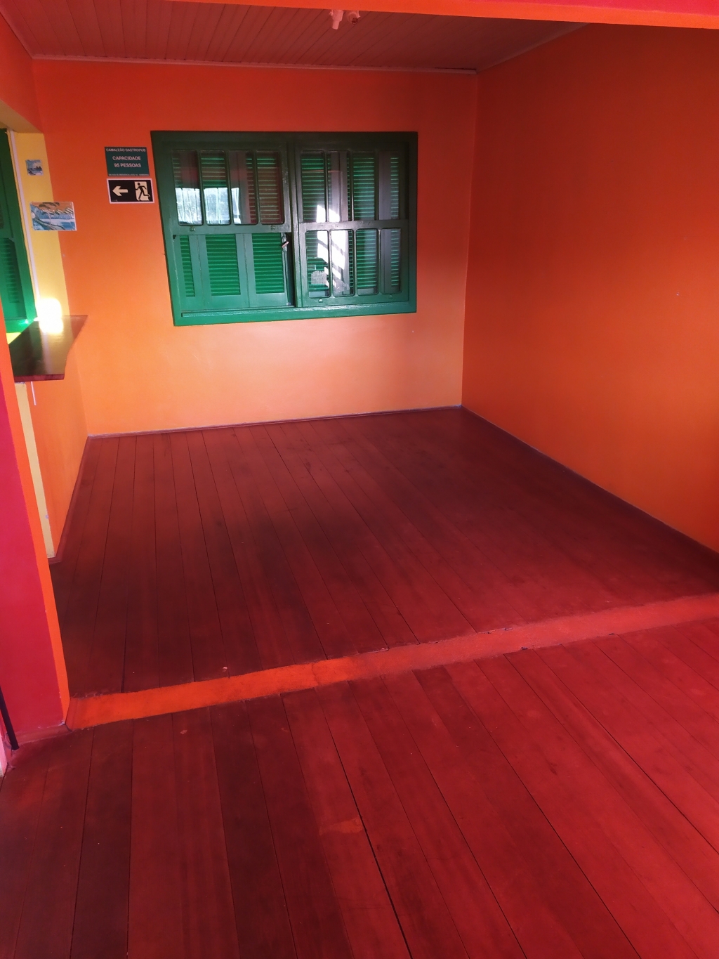 CASA (COMERCIAL)