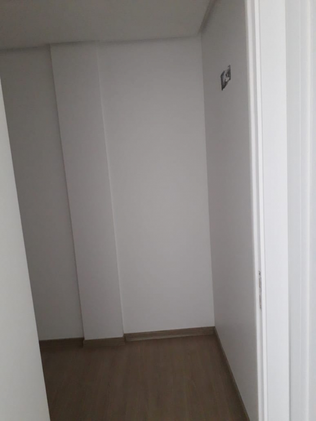 APARTAMENTO COM 1 DORMITÓRIO