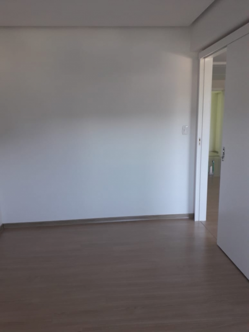 APARTAMENTO COM 1 DORMITÓRIO