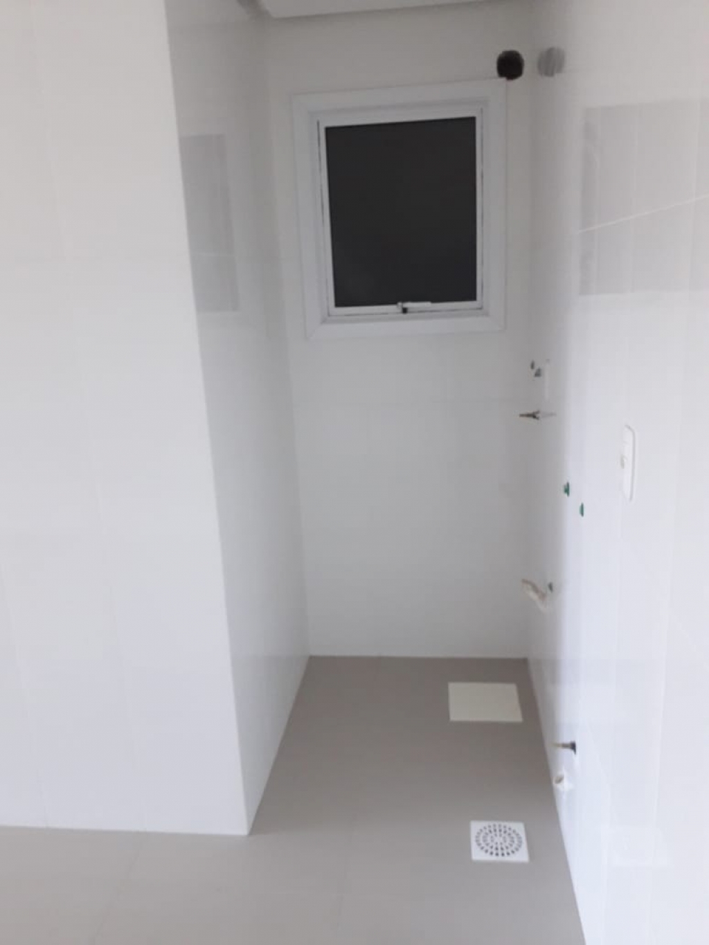 APARTAMENTO COM 1 DORMITÓRIO