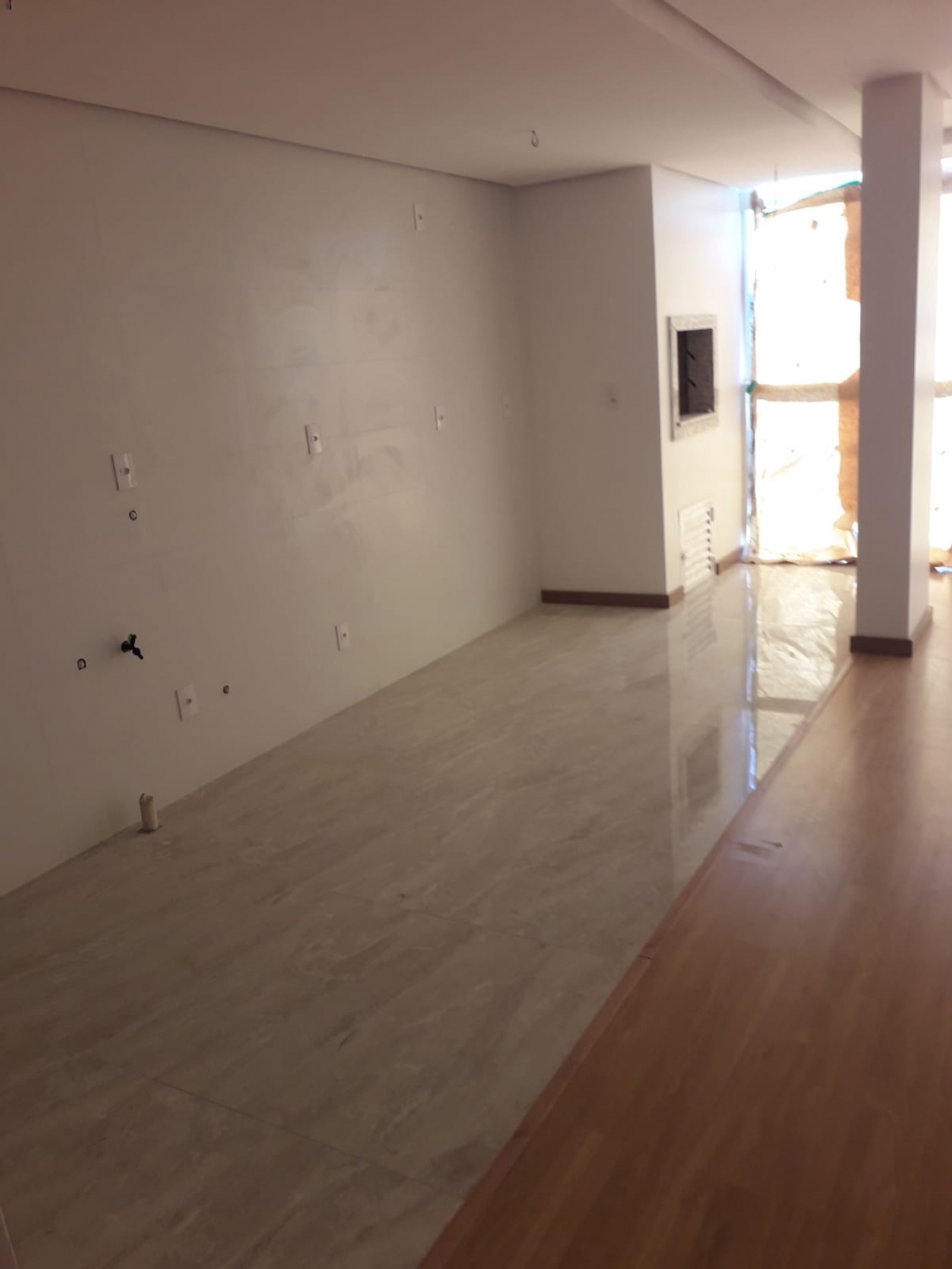 APARTAMENTO COM 2 DORMITÓRIOS