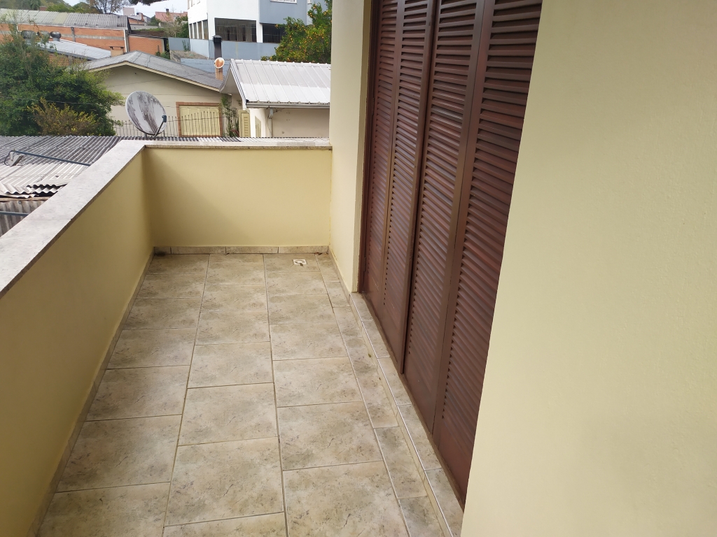 APARTAMENTO COM 3 DORMITÓRIOS