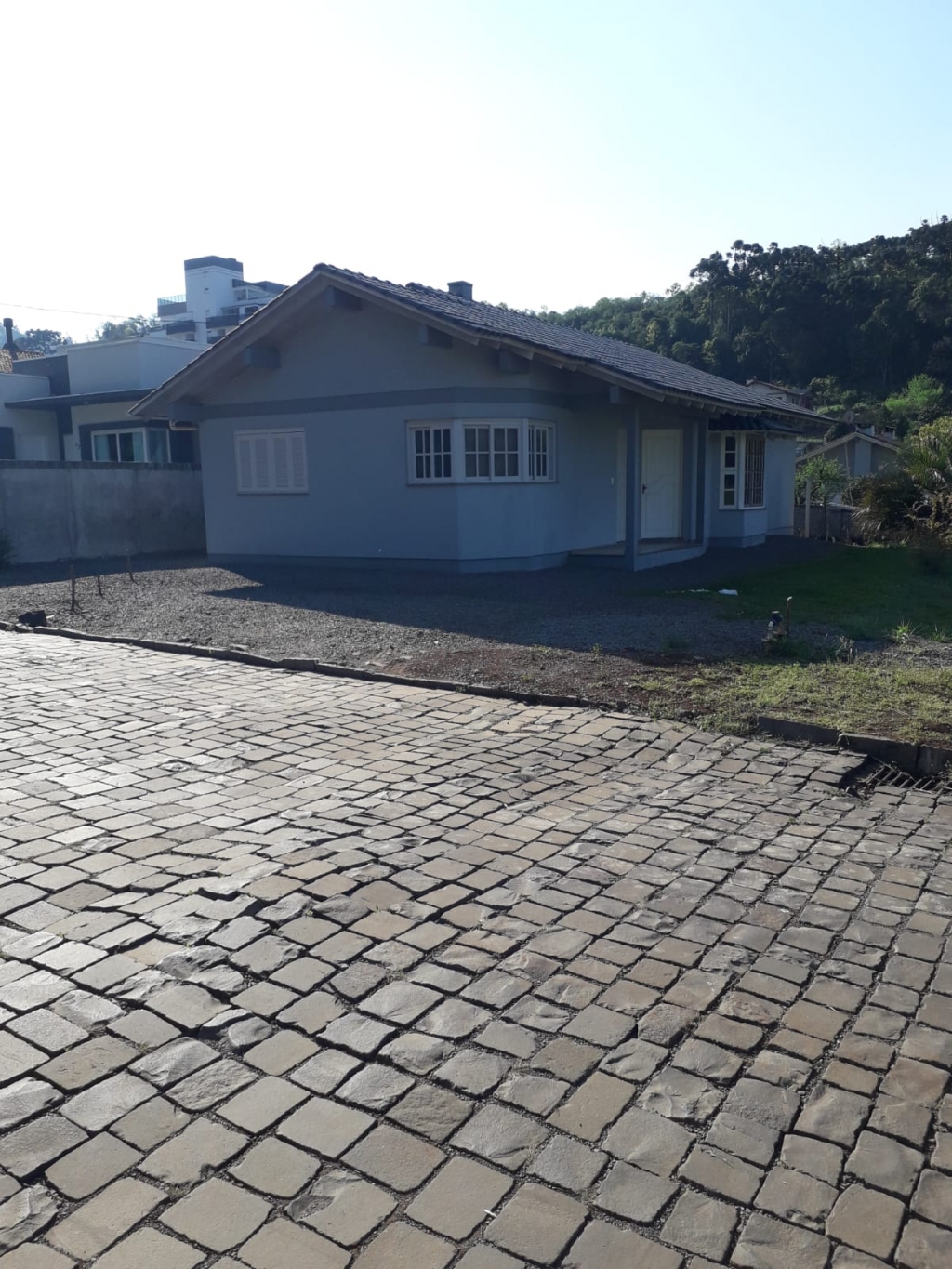 CASA COM 3 DORMITÓRIOS