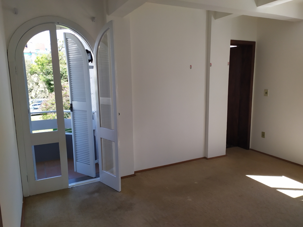 APARTAMENTO COM 3 DORMITÓRIOS