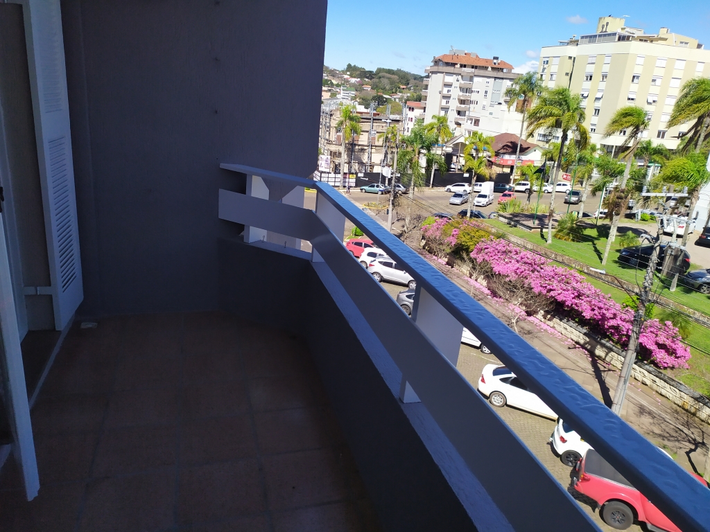 APARTAMENTO COM 3 DORMITÓRIOS