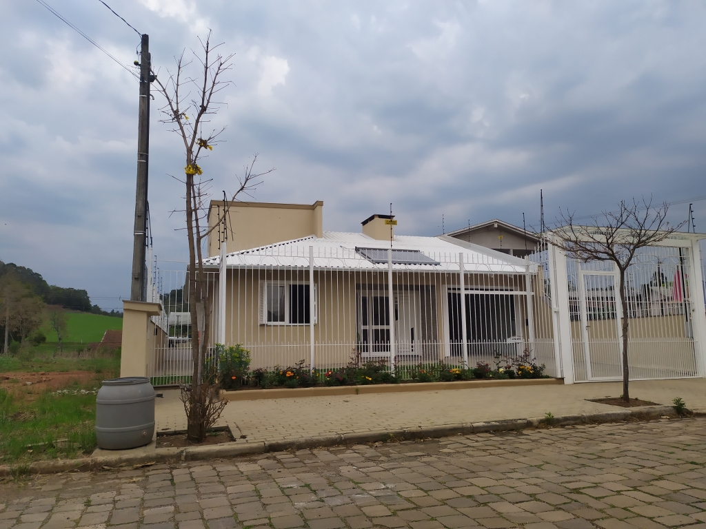 CASA COM 2 DORMITÓRIOS