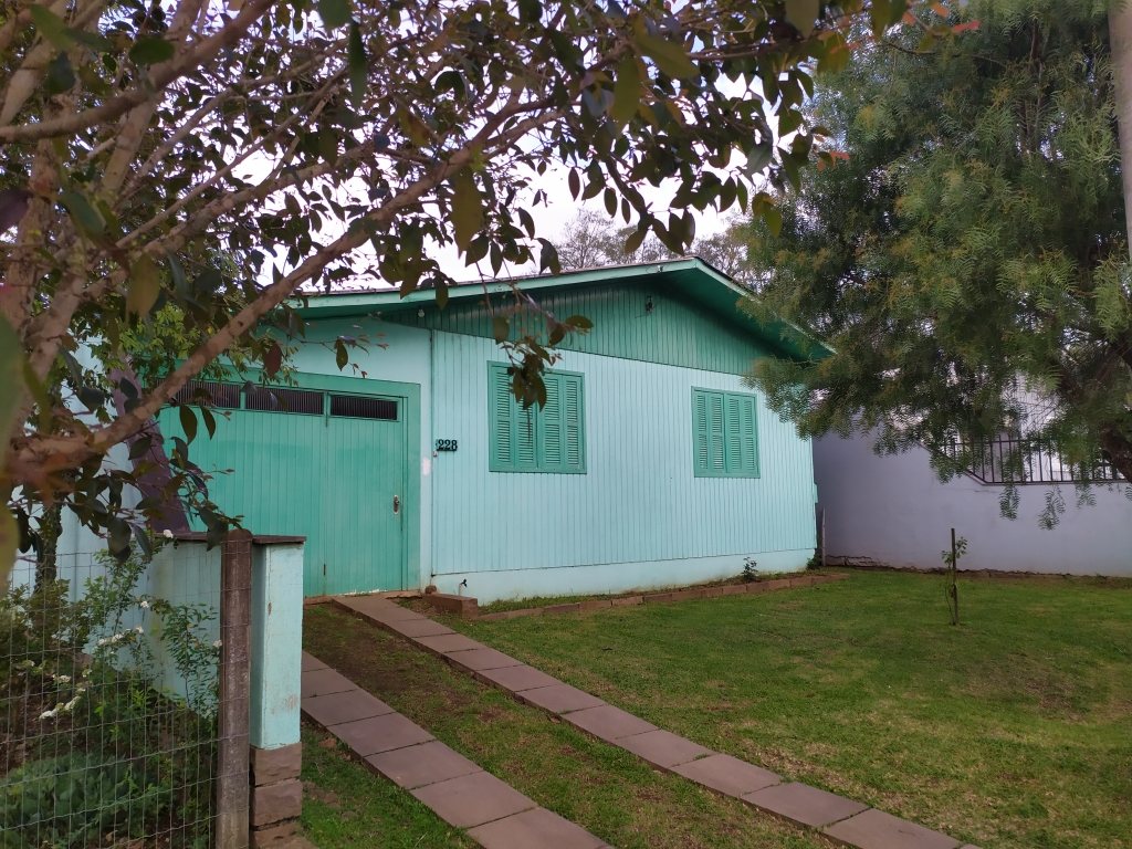 CASA COM 3 DORMITÓRIOS