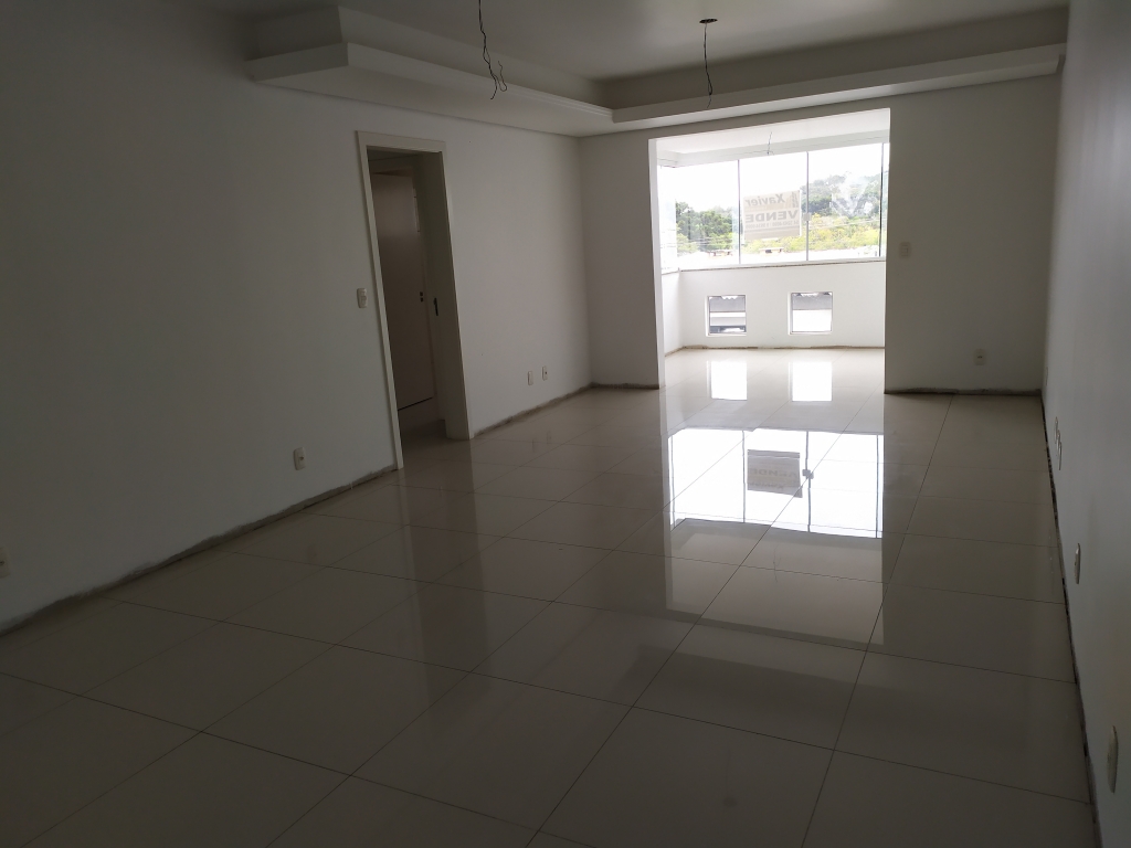APARTAMENTO COM 3 DORMITÓRIOS