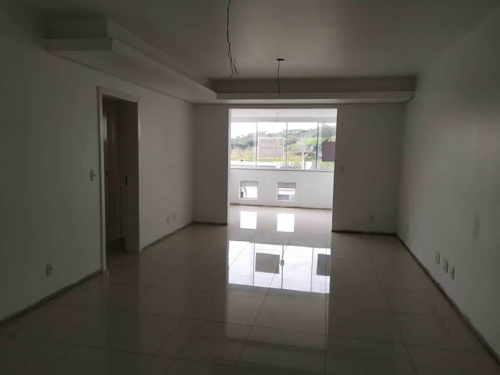APARTAMENTO COM 3 DORMITÓRIOS