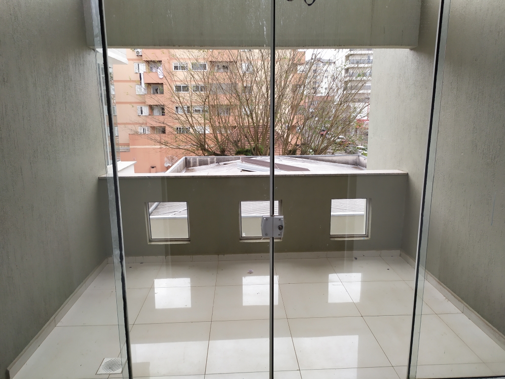 APARTAMENTO COM 3 DORMITÓRIOS