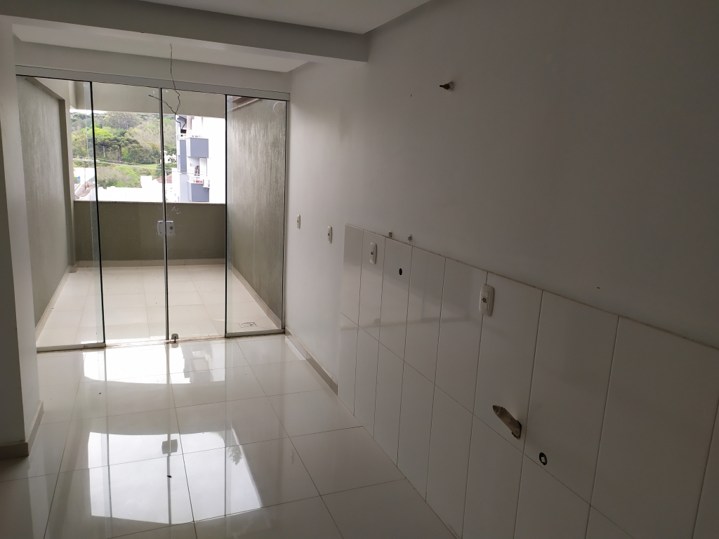 APARTAMENTO COM 3 DORMITÓRIOS