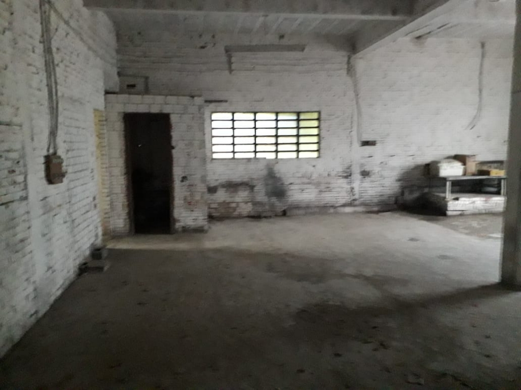 ESPAÇO PARA OFICINA OU DEPÓSITO