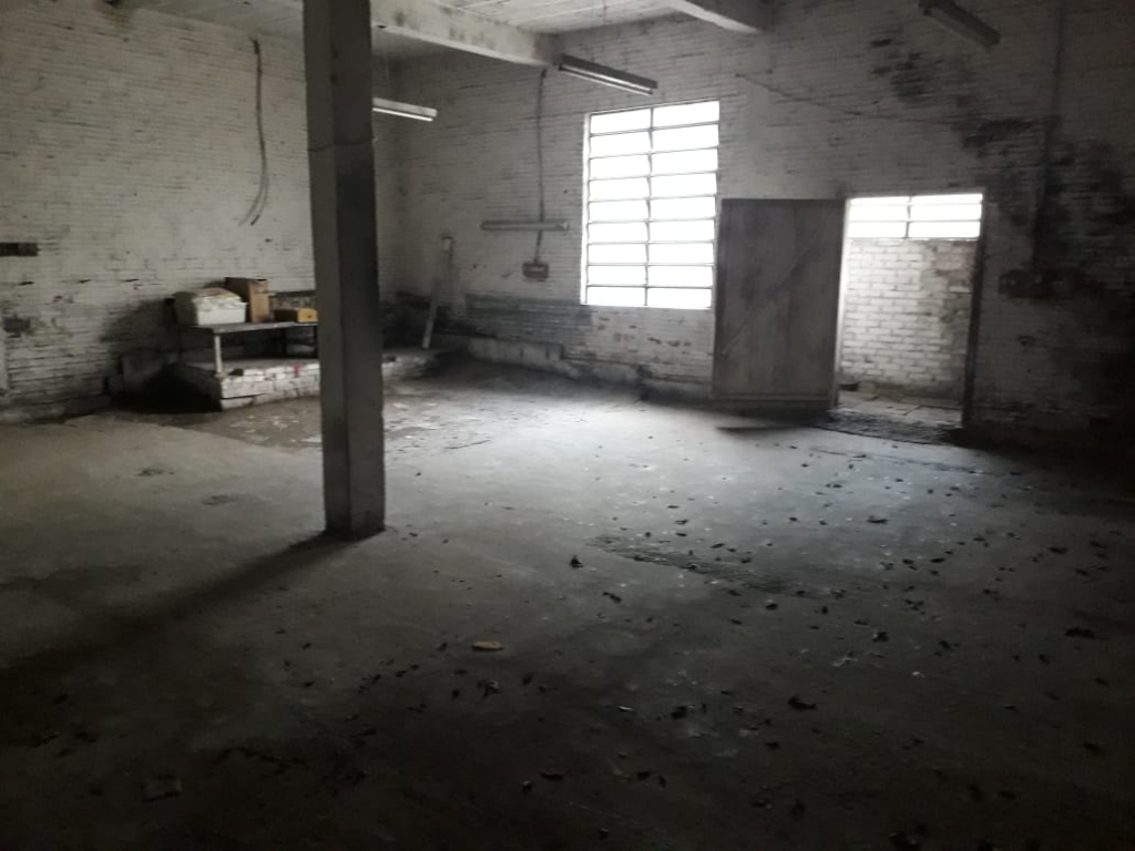 ESPAÇO PARA OFICINA OU DEPÓSITO