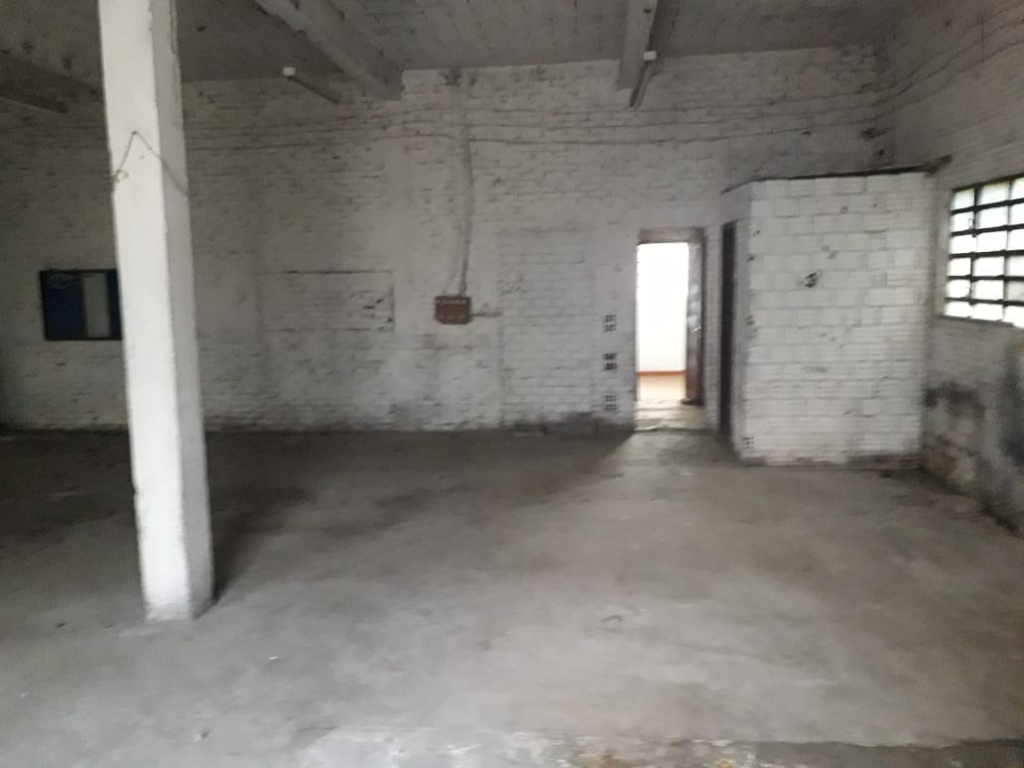 ESPAÇO PARA OFICINA OU DEPÓSITO