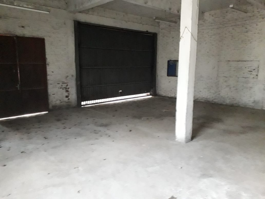 ESPAÇO PARA OFICINA OU DEPÓSITO
