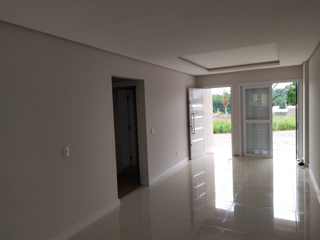 CASA COM 3 DORMITÓRIOS