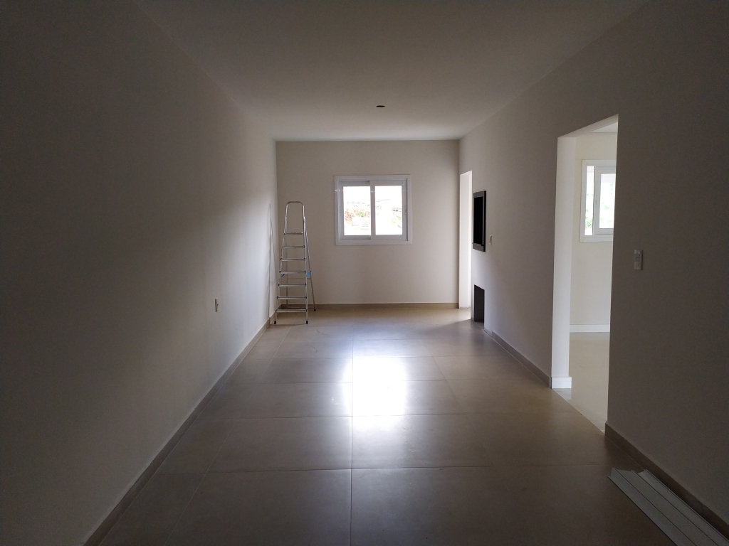 CASA COM 3 DORMITÓRIOS
