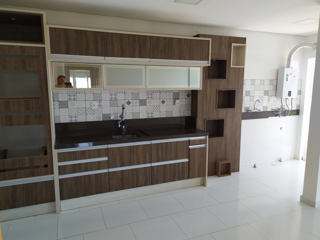 APARTAMENTO COM 2 DORMITÓRIOS