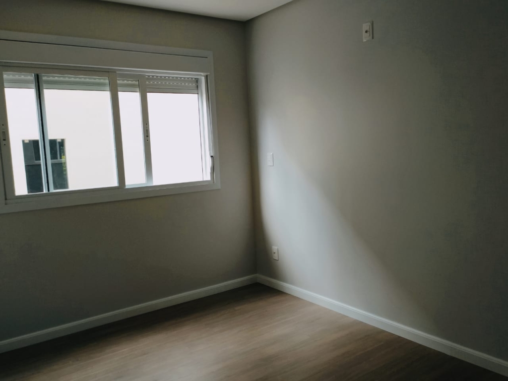APARTAMENTO COM 3 DORMITÓRIOS