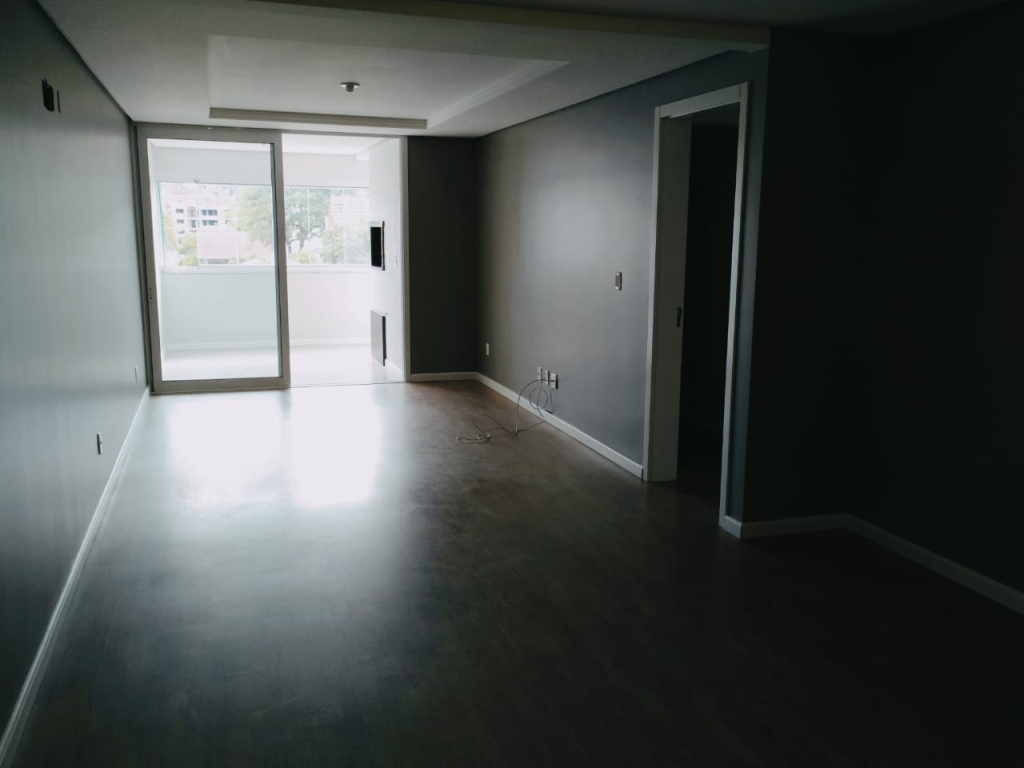 APARTAMENTO COM 3 DORMITÓRIOS
