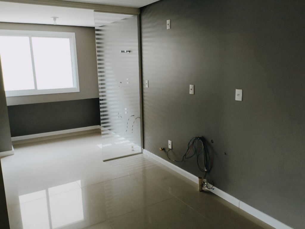 APARTAMENTO COM 3 DORMITÓRIOS