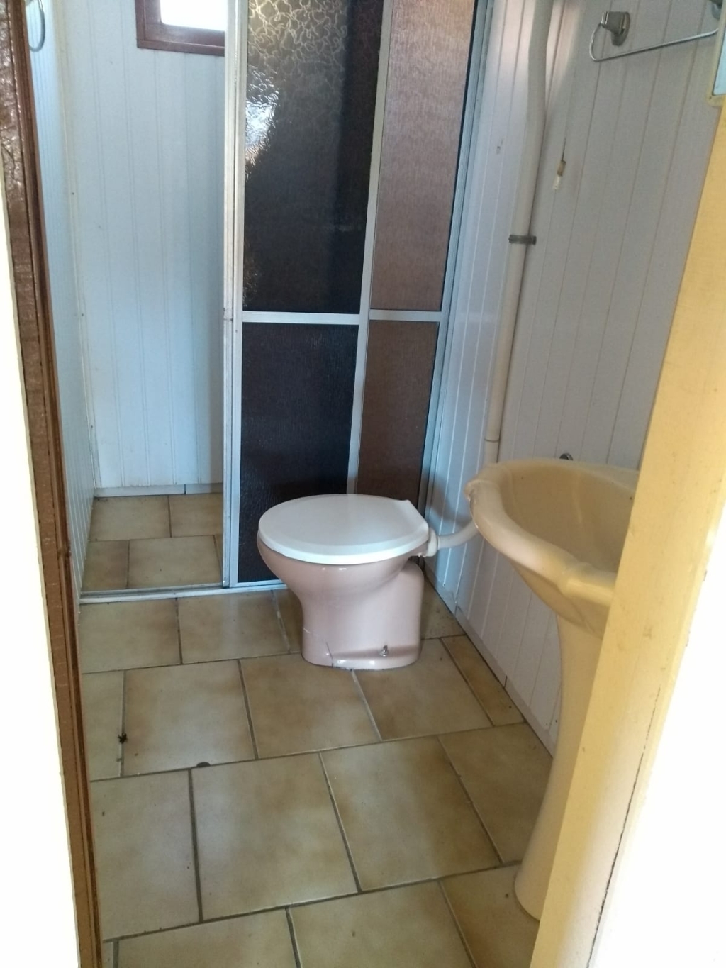 CASA COM 2 DORMITÓRIOS